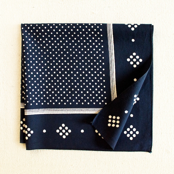 Bandana bleu imprimé à la main, pois bleu marine et blanc, écharpe en coton carré, bandana pour hommes et femmes, unisexe, fabriqué aux États-Unis