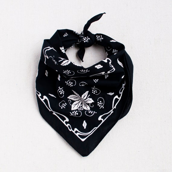 Bandana Made in USA, Sciarpa Cotone Nera, Motivo Botanico, Bandana