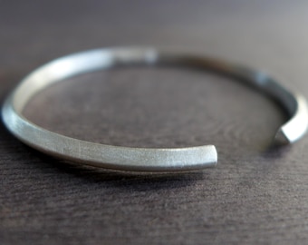 Sterling Silver Triangle Cuff Bracelet, Minimalist Geometric Bangle, Unisex Silver Wire Bracelet, Modern Statement Jewelry