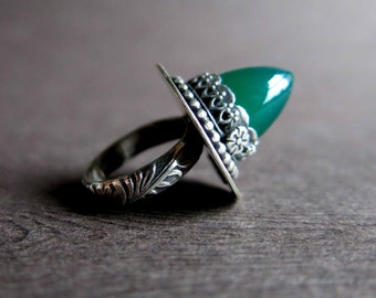 Green Onyx Sterling Silver Ring Size 6, Pointed Teardrop Gemstone Ring, Gothic Boho Statement Ring, Ornate Silver Jewelry