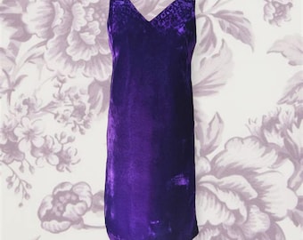 VINTAGE 1960s terciopelo Simon Massey púrpura flocado vestido de cóctel de damasco / Pequeño estilo años 30 Janice Wainwright Swinging London