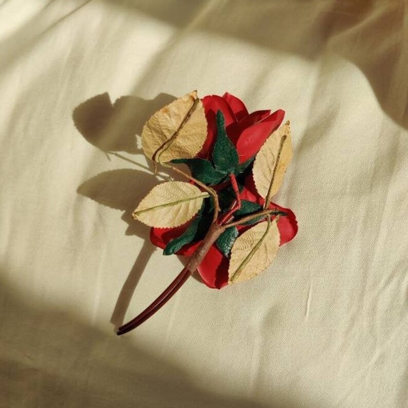 VINTAGE 1940s floral corsage bouquet early plastic antique hat brooch pin 1950s