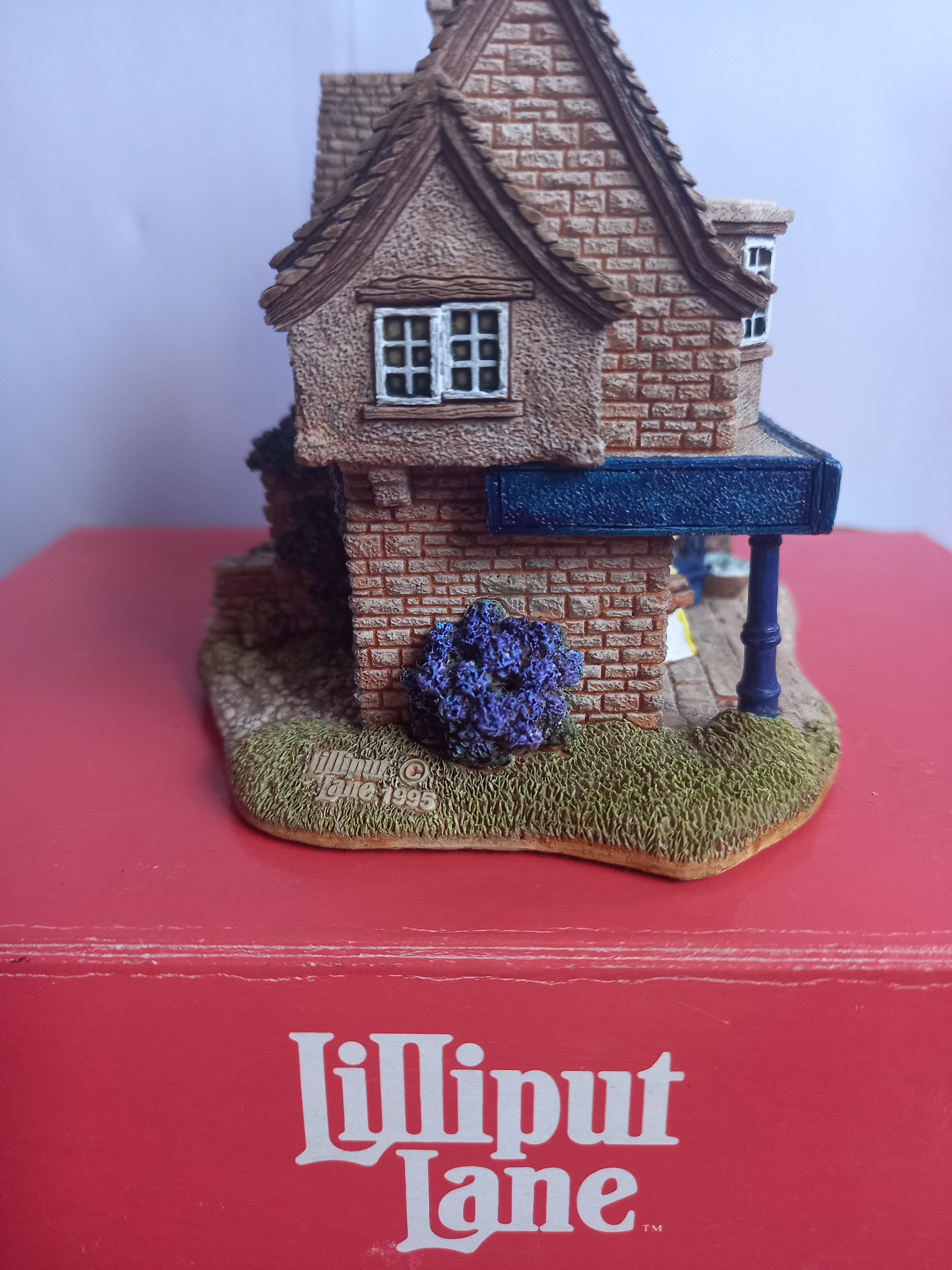 Lilliput Lane the China Shop 1995, Vintage Village Shop Collection 