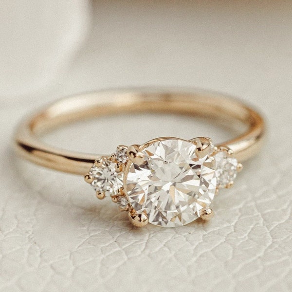 Round Shaped Moissanite Engagement Ring, 14k Solid Gold Three Stone Diamond Ring, Art Deco Vintage Ring, Unique Wedding Bridal Ring for Her