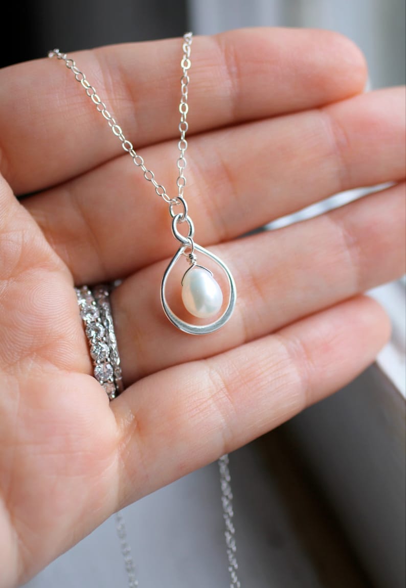 Mother of the Bride Gift, Pearl Wedding Necklace, Mom Wedding Gift, Pearl Infinity Necklace, Freshwater Pearl, Mom Thank you Gift, Silver image 4