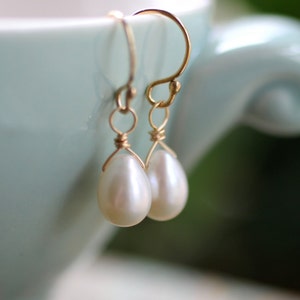 Freshwater Pearl Earrings, Gold Pearl Earrings, Dainty Teardrop Pearl Earrings, Ivory Freshwater Pearl Earrings, Simple, June Birthstone