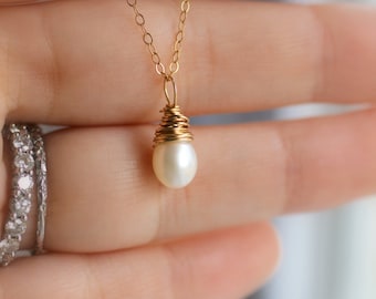 Pearl Necklace, Teardrop Pearl, Gold Pearl Necklace, Solitaire Pearl Necklace, Wire Wrapped Pearl Pendant, 14k gold fill, Wedding Jewelry