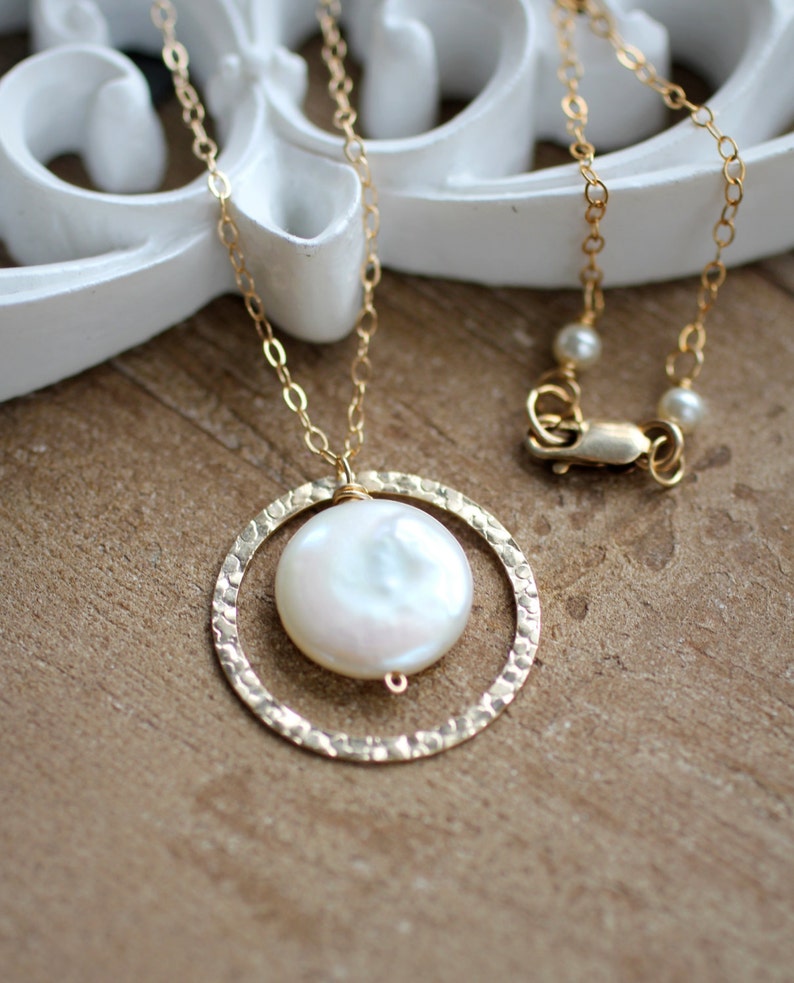 Mother of the Bride Gift, Mother's Necklace, Mother of the Groom Gift, GOLD Eternity Necklace, Circle Pendant, Pearl Necklace, Gift for MOM image 3
