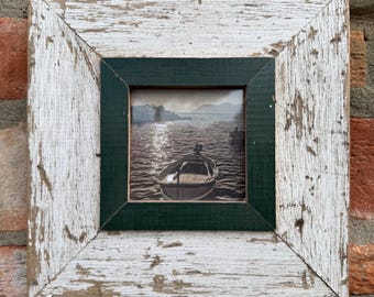 Cornice rustica vintage, realizzata in legno riciclato