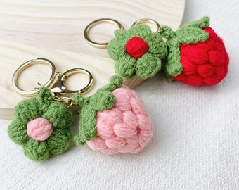 Crochet Strawberry Keychain, Strawberry Keychain, Daisy Flower Keychain, Bag Charm, Bag Decoration, Bag Pendant, Keychain, Cute Gifts