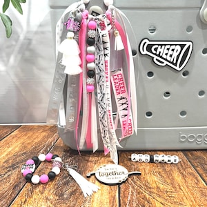 Personalized Cheer Bag Charm, Cheerleader Bag Charm, Cheer Mom Bag Tassel, Cheer Mom Charm, Cheer Bag Tag, Cheerleadr Gift *CAN CUSTOMIZE*