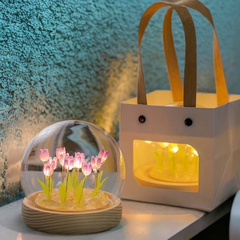 Tulip Night with Light Battery Handmade Fun, Adjust each Flower by Yourself, Tulip Flower Table Lamp, Perfect Bedside Accent Purpurowy