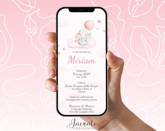 Könnte beinhalten: Eine digitale Einladung in Rosa und Grau mit einem Comic-Elefanten, der einen rosafarbenen Ballon hält. Der Text lautet "IL BATTESIMO DI Miriam Domenica 9 marzo 2024 ore 11:00 Chiesa Beata Vergine delle Grazie Via Marco Polo, 8 Torino Dopo la celebrazione festeggeremo insieme presso Masseria Le Macine Contrada Calenella Vico del Gargano (FG) Incanto CREAZIONI"
