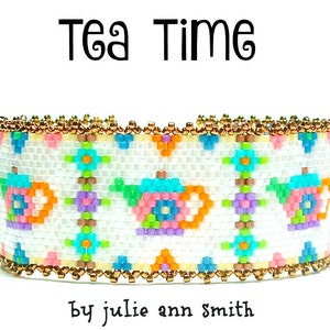Julie Ann Smith designar TEA TIME platt udda antal Peyote armbandsmönster