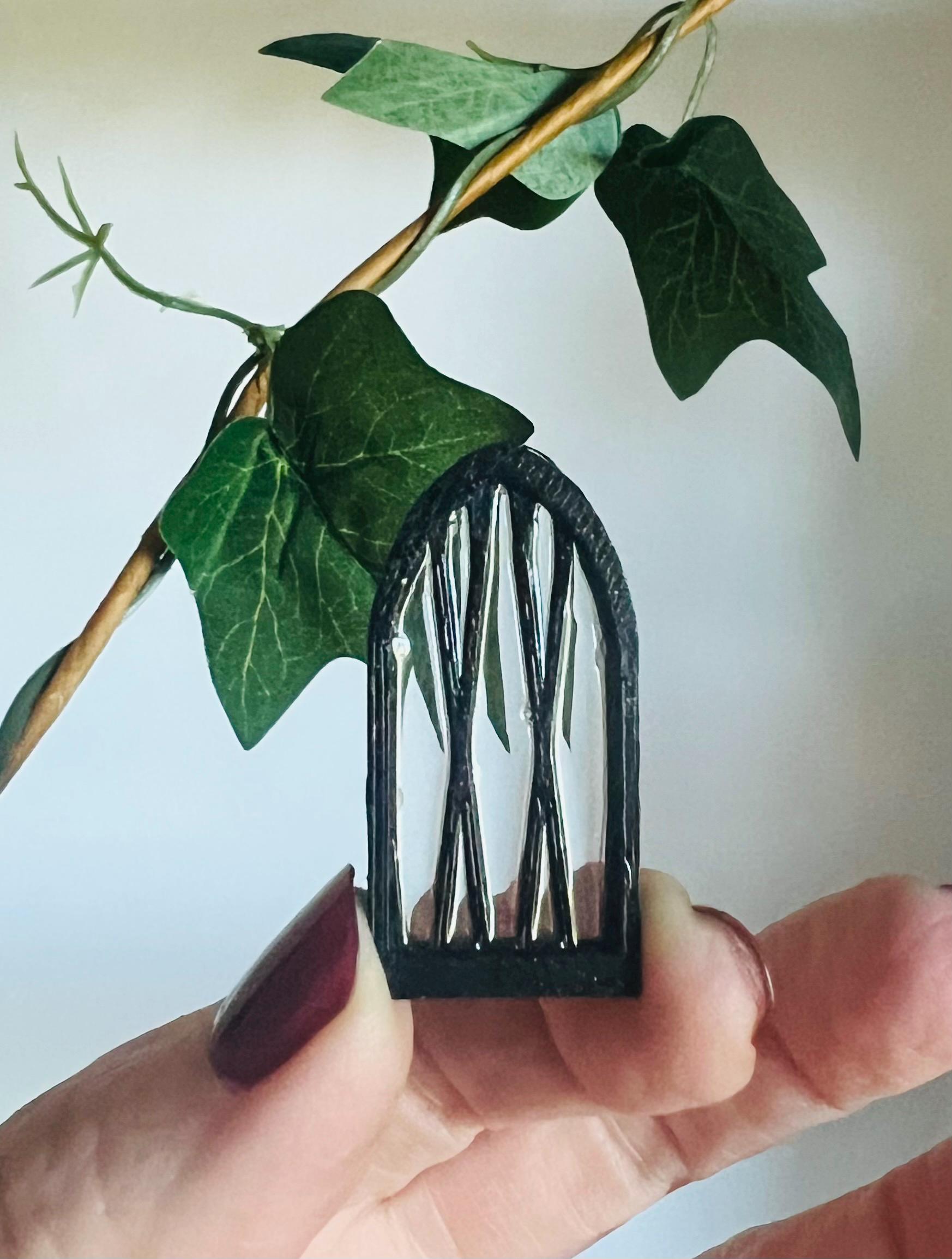 Teeny Tiny Gothic Medieval Arched Windows 1:48 1;24 1;12 -for Dollhouse, DnD, Model Railroad railway- transparent realistic "glass"