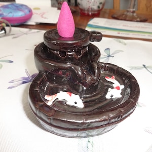 Backflow Incense Burner Holder Waterfall Effect Backflow Incense Cones Flower Mixed Scents Stone Mill with Koi Fish and 24 cones