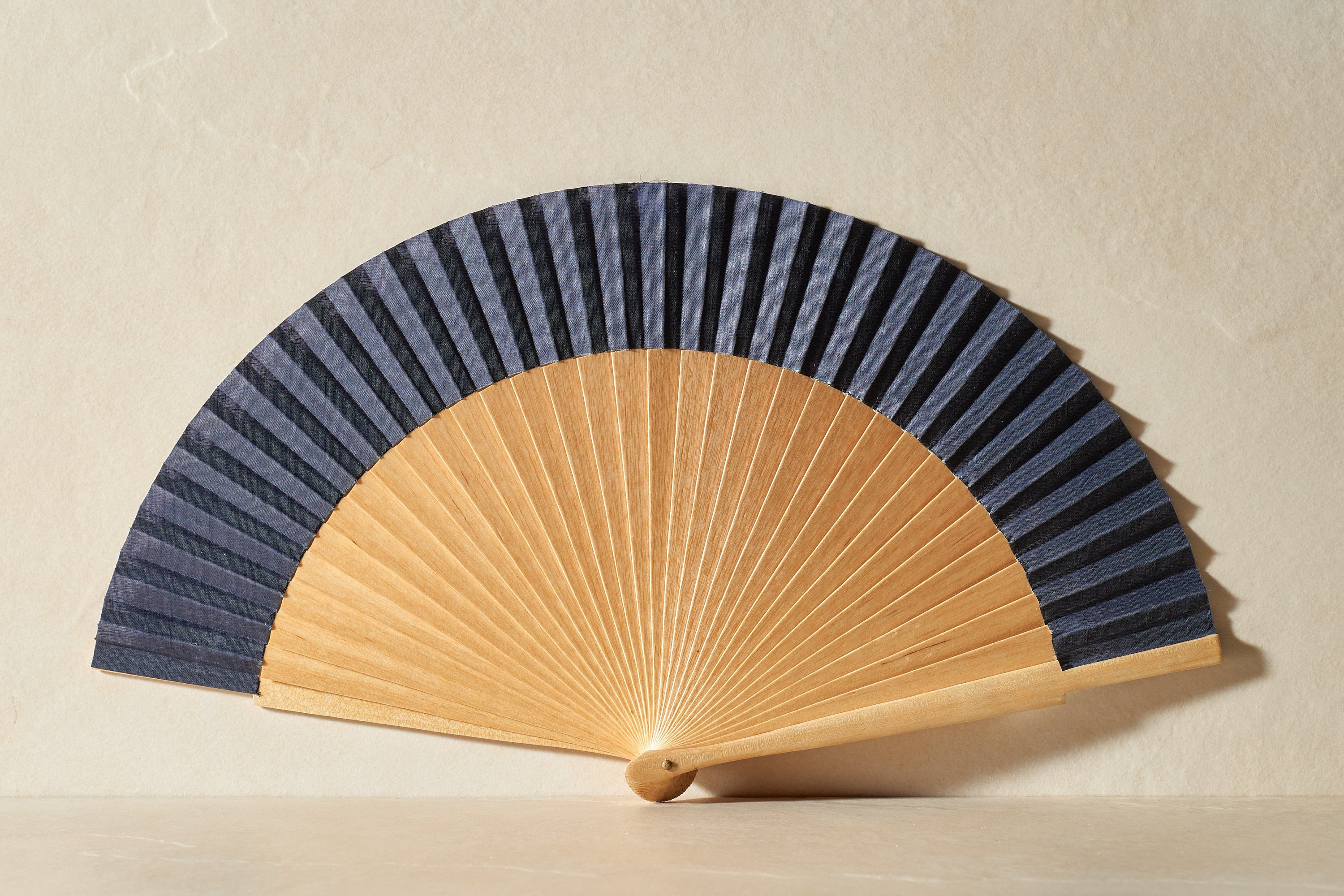 Spanish hand fan Bea Black
