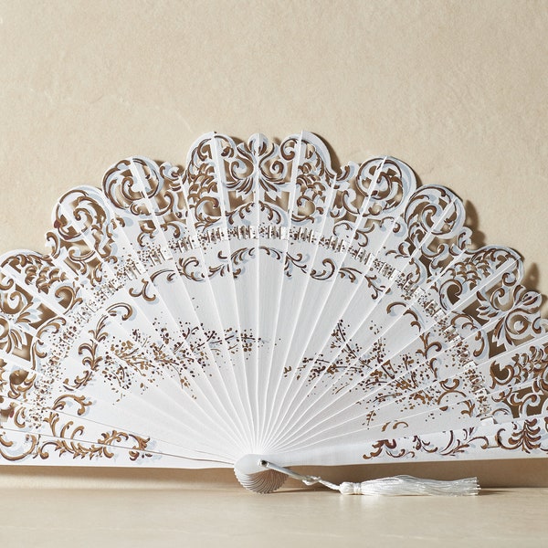 Spanish hand fan Magdalena white-gold painted decorated