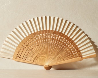 Spanischer Handfächer handgefertigt durchbrochen Tina Natur