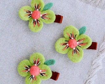 Fresh Blossoms Wool Felt Green Flower Clip