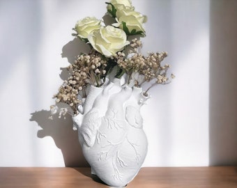 Vaso per fiori in resina a forma di cuore anatomico creativo/ornamento da tavolo da appoggio a forma di cuore/arredamento da tavolo