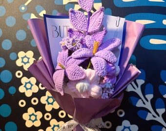 Purple lily crochet bouquet, handmade crochet art decoration, a gift for mom, a gift for grandmother, home table decor, a gift for wife
