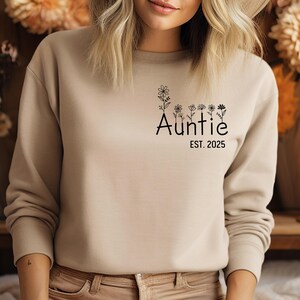 Custom Auntie Sweatshirt, Aunt Announcement, Custom Aunt Sweater, Auntie Gifts, Christmas Gift Aunt, Mother&#39;s Day Gift, New Auntie Gift