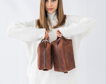 Lederen bruine Dopp Kit, gepersonaliseerde toilettas, bruidsjonkers cadeau, reisscheersethouder, toilettas voor heren, jubileumcadeau, cadeau voor hem