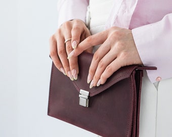 Bolso cinturón mujer cuero, clutch sobre, bolso cintura personalizable, bolso bandolera personalizado, bolso cuero artesanal marrón