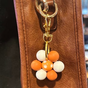 Porte-clés fleur en silicone Tirette Porte-clés Accessoire de sac à main Marguerite image 1