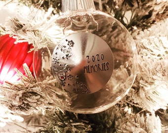 Handstamped Sentiment, Plástico Disco Artesanía adorno de 3 pulgadas de diámetro, redondo aplanado, claro, rellenable, Navidad