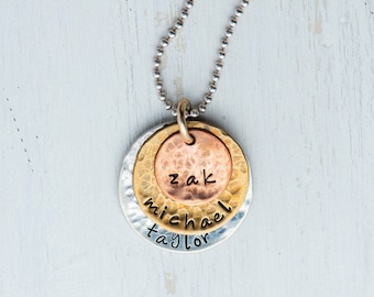 Original Collar de metal mixto apilado Collar personalizado de madres estampado a mano