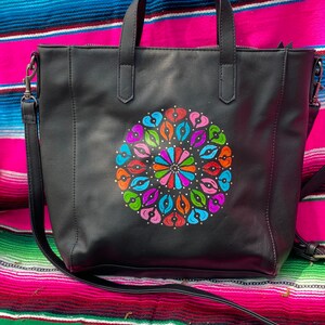 Bolso de hombro de cuero negro pintado a mano en perfecto estado - Bolso boho mandala