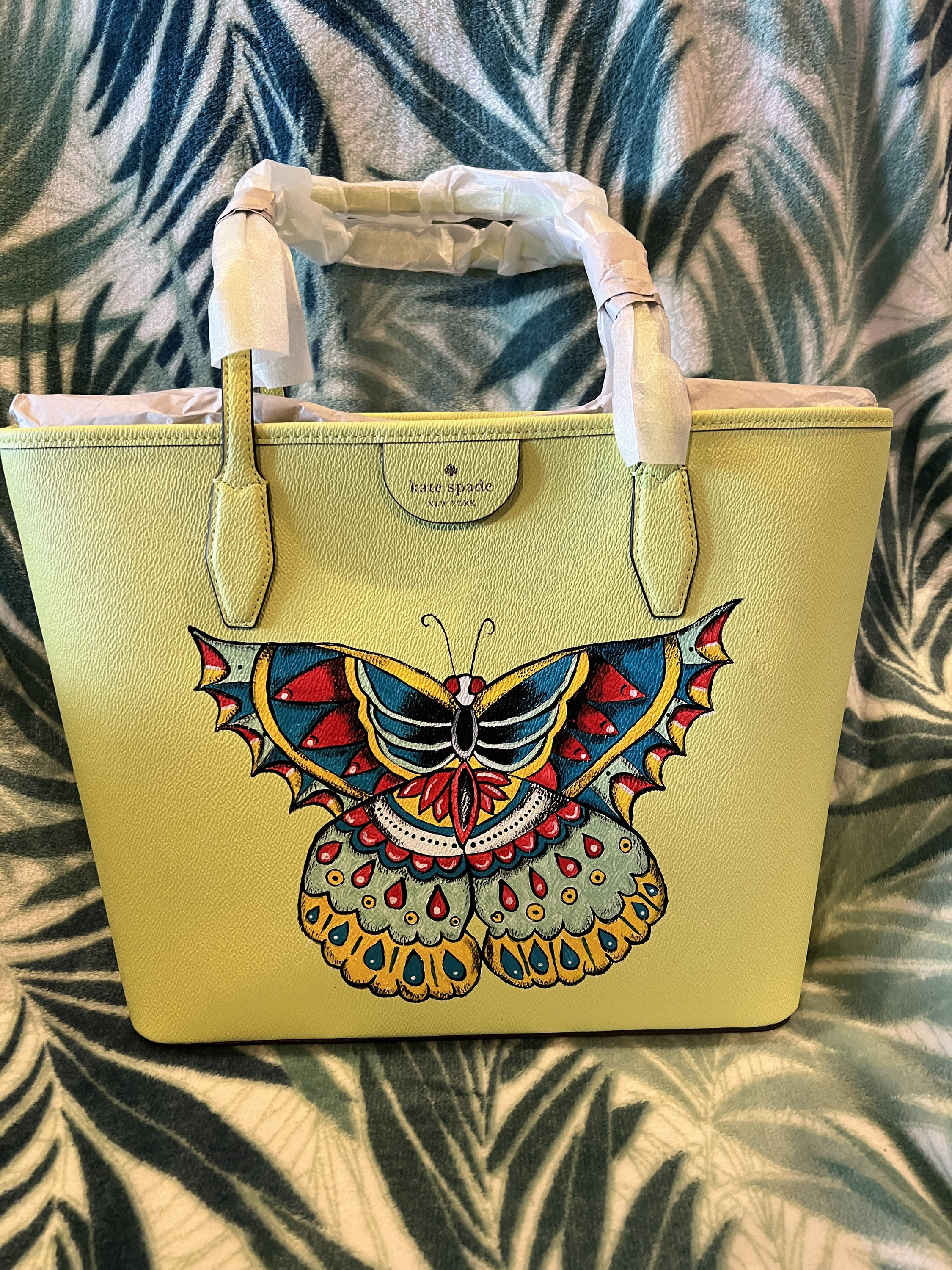 NWT extra large tote style kiwi green Kate Spade purse leather handbag with hand painted moth