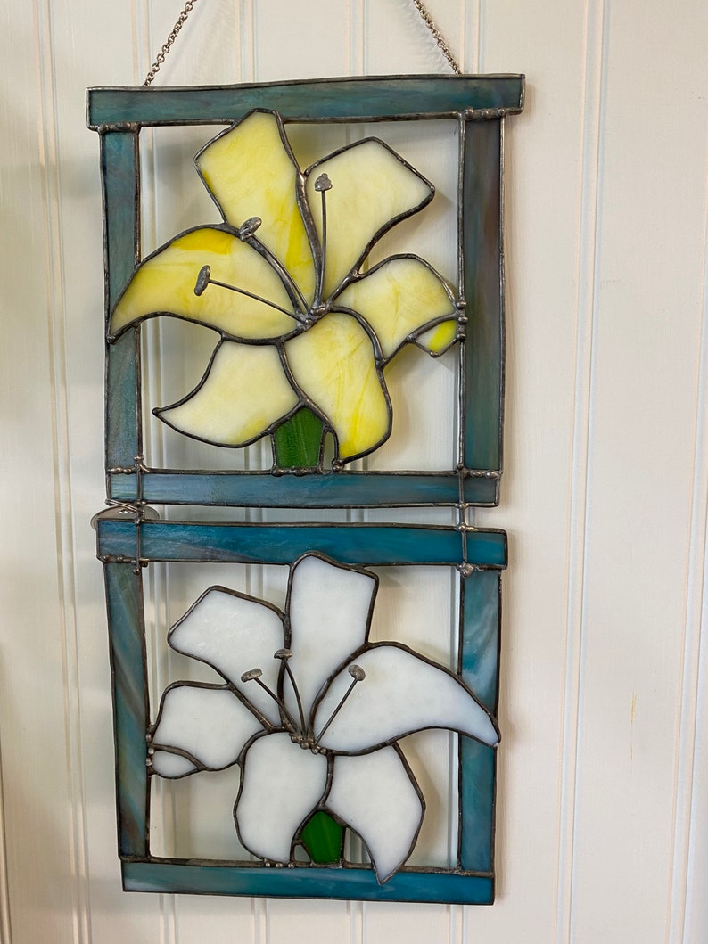 Stained glass daylily image 6
