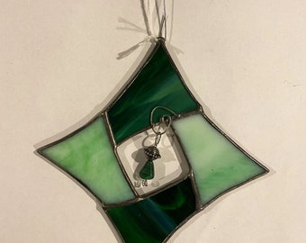 Stained glass Christmas ornament swirl