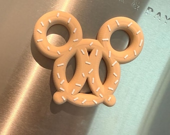 Pretzel Mouse Magnet, Bakery Fridge Magnet, Mouse Pretzel Decor, Kawaii Kitchen Magnet, 3D Printed Foodie Gift For Disney Fans