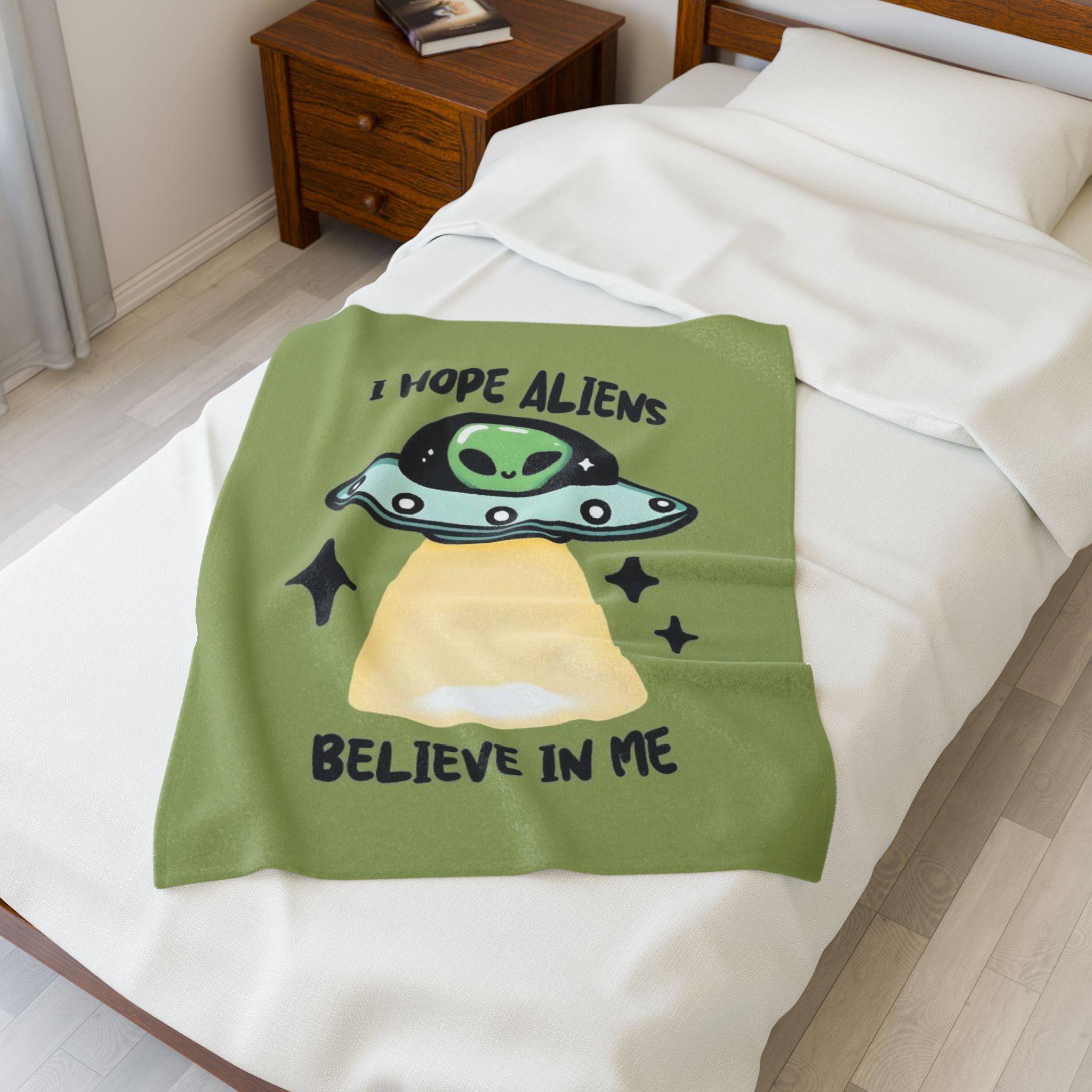 Alien-themed Plush Blanket, Cozy Throw Blanket, Gift for Sci-fi Lovers ...