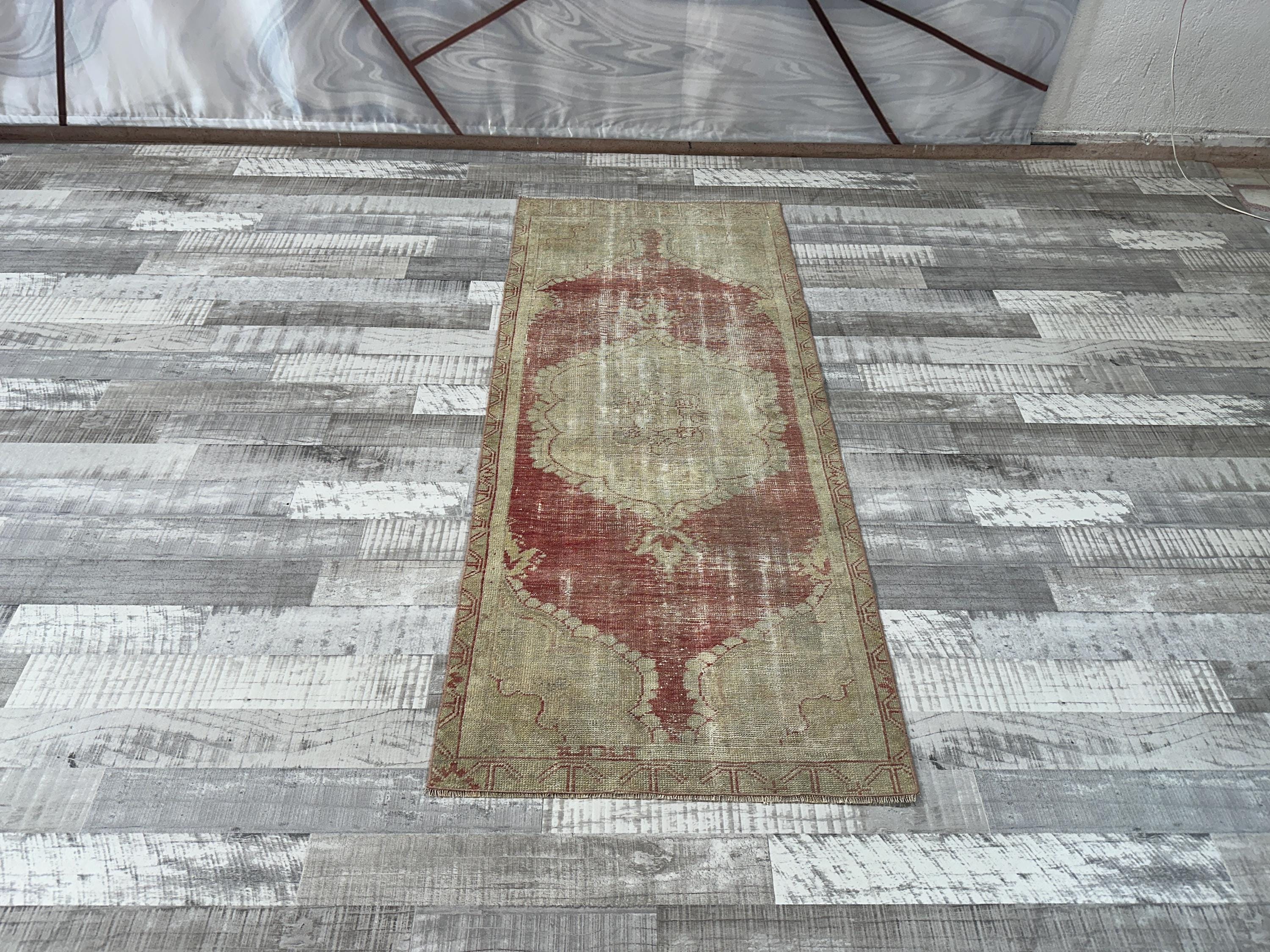 2x6 落ち着いたピンクとグリーンのトルコ製ランナーラグ：ヴィンテージ