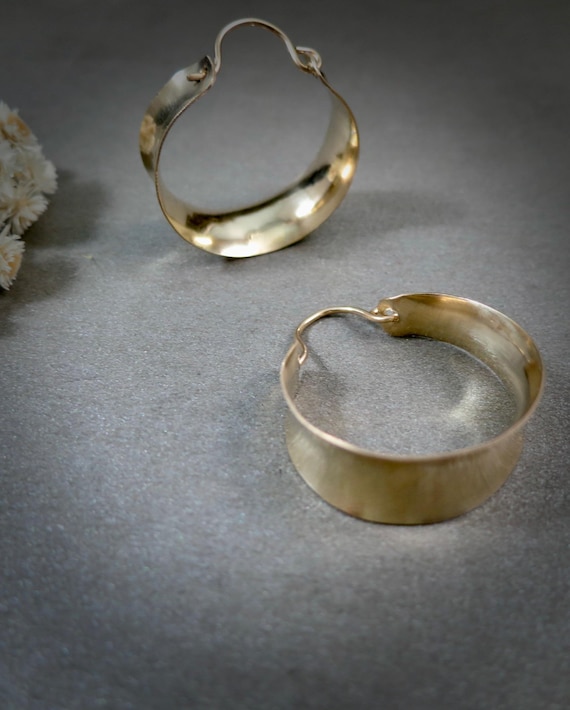 Gold Chunky 1 Inch Hoop Earrings – Lightweight Wide Hoops, Artisan Jewelry