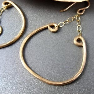 Unique hammered gold hoop dangles, Organic hand formed gold hoop, Textured gold earring, Siren jewels "Nordic hoops"