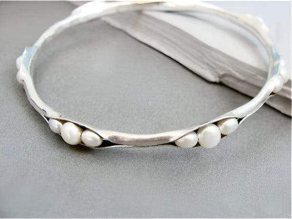 Pearl cluster bangle, Silver stack bangle, Pearl stack bangle, organic silver bracelet, Gifts for her, modern pearl jewelry, Siren jewels