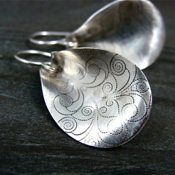 petal ... patterned silver earring