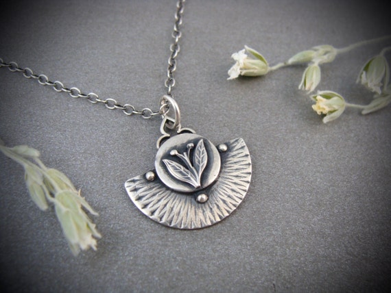 Handmade sterling silver cottage core pendant, Dark academia layering necklace, Small flower pendant, Siren jewels,"Earthing pendant"