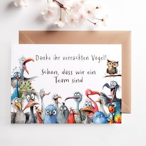 Tarjeta para descargar "Crazy Birds Team", tarjetas de felicitación para colegas para imprimir usted mismo, regalo DIY, empleado, regalo de equipo, espíritu de equipo
