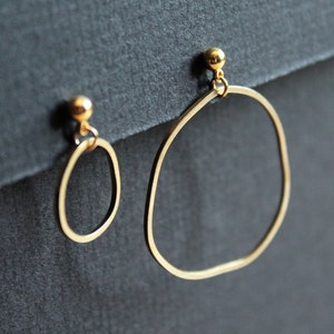 Mismatched earrings asymmetrical earring medium thin gold hoop earrings golden hoops open circle studs organic brass jewelry Topo 5 ASYM image 1