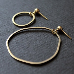 Mismatched earrings asymmetrical earring medium thin gold hoop earrings golden hoops open circle studs organic brass jewelry Topo 5 ASYM image 3