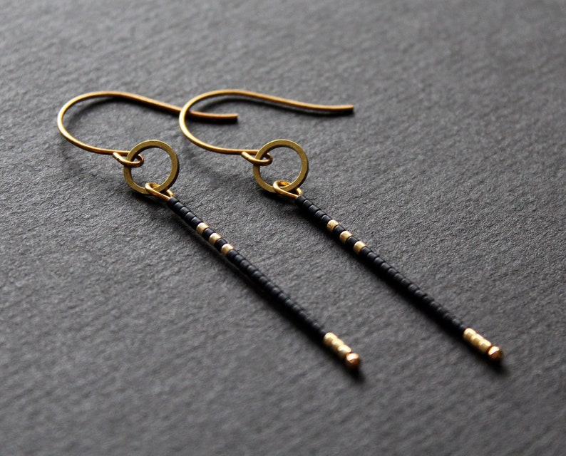 Matte black and gold beaded earrings, thin linear long bar seed bead earrings, geometric round circle, minimal modern brass earrings Larna image 2