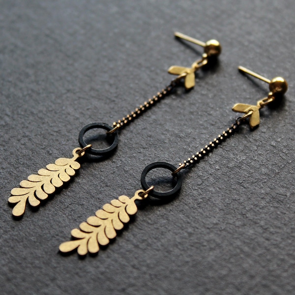 Botanical dangle fern earrings, gold brass feather earrings, long chevron chain stud earrings, black circle link leaf earrings drop - Pinna