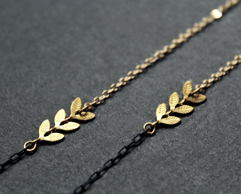 No-loss magnetic earpods necklace brass leaves, gold and black ear buds strap chain, modern earphones lanyard wireless ear pods cord Clovia image 3